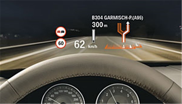 Fahrfreude pur: Gewinnen Sie ein BMW Fahrertraining. Wichtige Informationen auf einen Blick: das Head-Up-Display von BMW.