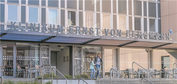 Brandenburg will GBA-Vorgaben zunächst überprüfen Wie es mit den Brandenburger Krankenhäusern weitergeht – im Bild das Klinikum Ernst von Bergmann in Potsdam – möchte das Land nach wie vor selbst bestimmen.