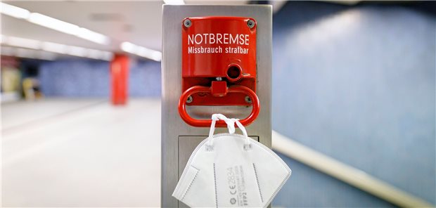 Corona-Expertenrat empfiehlt Strategiewechsel in der Pandemie-Politik Wie geht es mit Maske und anderen Corona-Maßnahmen im Herbst und Winter weiter? Die Diskussion darüber ist in vollem Gang.