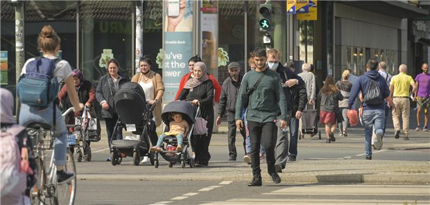 Interkulturalität fördert digitale Gesundheitskompetenz unter Migranten Wie gesundheitskompetent ist Deutschland? Laut einem neuen Strategiepapier gibt es kaum Unterschiede zwischen Einheimischen und Eingewanderten.
