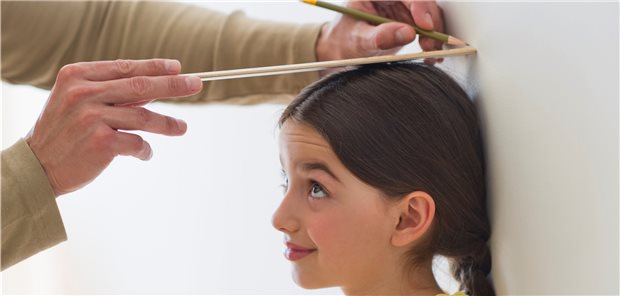 Warum manche Europäer im wahrsten Sinne des Wortes überragend sind Wie groß bin ich? Die Neunjährige wird in Deutschland als junge Erwachsene im Durchschnitt 166 cm groß sein. Bei jungen Frauen in den Niederlanden sind es im Schnitt vier Zentimeter mehr.