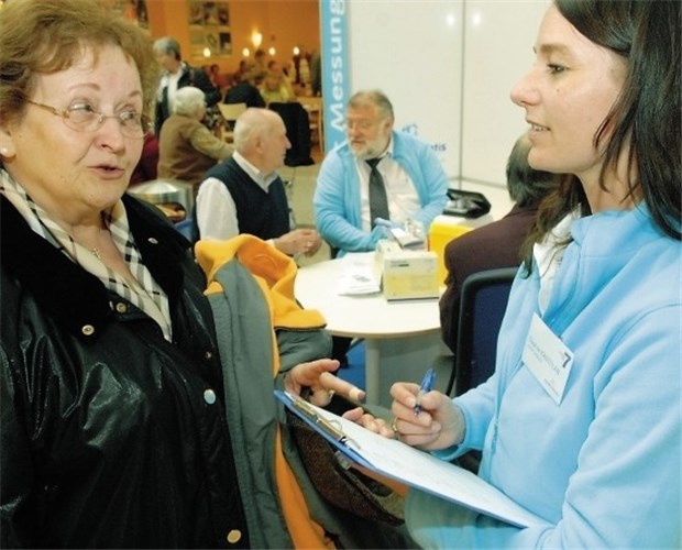 Diabetes und Herz - bei der Aufklärung ein Schwerpunkt Wie hoch ist denn nun mein Risiko für Diabetes und Komplikationen? Dieser Frage gehen Berater ausführlich auf dem Stand der Diabetesaktion nach.