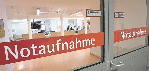 Gelbe Hoffnung, rote Gefahr – Parteienpläne im Urteil des SpiFa Wie können Notaufnahmen entlastet und Patienten effektiver gesteuert werden? Auf regionaler Ebene gibt es bereits zahlreiche Ansätze.