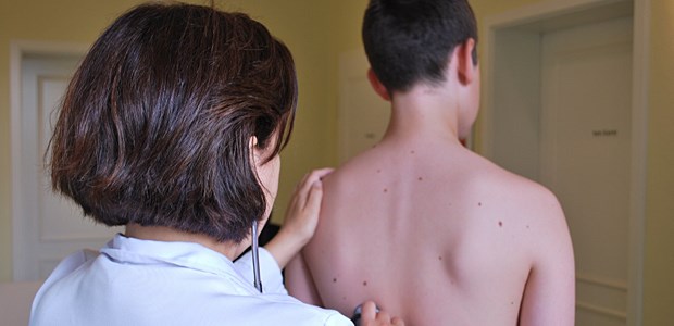 Die fehlende Tradition Wie lässt sich bei chronisch kranken Jugendlichen, etwa Mukoviszidose-Patienten, der Übergang von der Betreuung durch den Kinderarzt in die Erwachsenenmedizin am besten organisieren?
