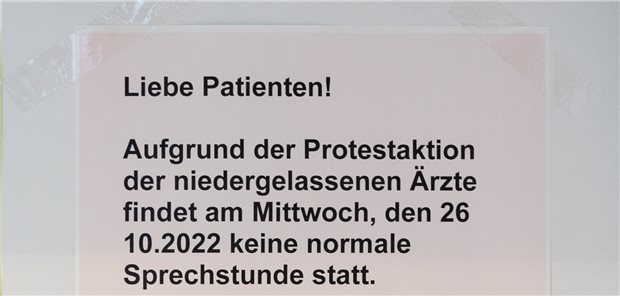 Erneuter Aufruf zum Protesttag an Ärzte in Hessen Wie schon im Oktober in dieser Frankfurter Praxis sollen am 18. Januar hessenweit erneut viele Arztpraxen geschlossen bleiben.