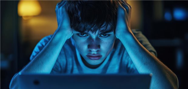 Wie sich der Konsum sozialer Medien auf die psychische Gesundheit von Jugendlichen auswirkt, stellt eine große Herausforderung für die Forschung dar: Experimentelle Designs sind aus ethischen Gründen quasi nicht umsetzbar und die relevanten Daten werden von den entsprechenden Unternehmen größtenteils unter Verschluss gehalten, sagen englische Forscher.