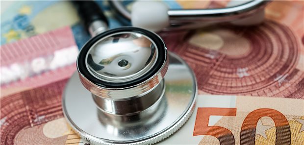 Wie steht es um die Praxisfinanzen? Laut ersten Ergebnissen des Zi-Praxis-Panels konnten die Vertragsarztpraxen auch in der Pandemie ihre Einnahmen im Schnitt erhöhen, was sich positiv auf den Jahresüberschuss auswirkte.