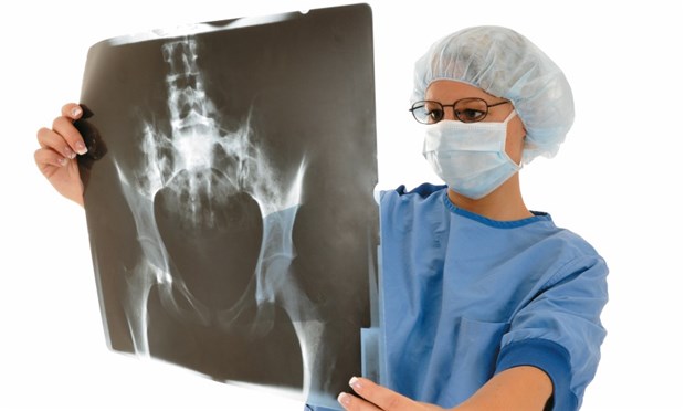 Nationale Qualitätsoffensive in der Endoprothetik Wie steht’s um Becken und Hüftgelenke des Patienten? © DanRace/fotolia.com