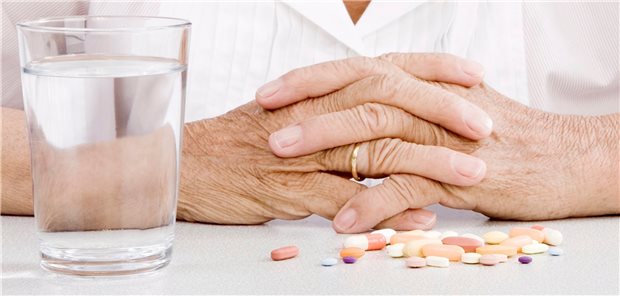 Arzneimitteltherapie oft „im Blindflug“ Wie viele Pillen sind geboten? Der Arzneireport der Barmer weist auf das ungelöste Problem der Polypharmazie hin.