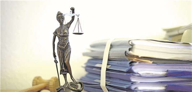 Verfahren gegen Erdinger Arzt wird neu aufgerollt Wie wird Justitia entscheiden?