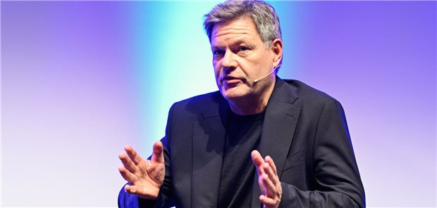 Union lehnt Habeck-Vorstoß für Beiträge auf Kapitaleinkünfte ab Will Kassenbeiträge auf Zinsen und Dividenden der Versicherten erheben: Der Grünen-Kanzlerkandidat Robert Habeck.