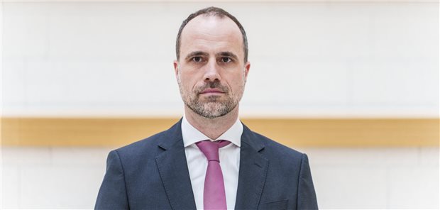 Streit um Bereitschaftsdienst in Rheinland-Pfalz: Gesundheitsminister Hoch trifft KV-Vertreter im De Will im Dezember die KV-Führung zum klärenden Gespräch treffen: Der rheinland-pfälzische Gesundheitsminister Clemens Hoch (SPD).