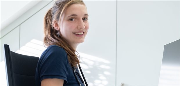 Will mit ihren Einblicken in die hausärztliche Arbeit Denkanstöße geben: Emmily Schaubroeck, hier an ihrem Arbeitsplatz in Nürnberg.