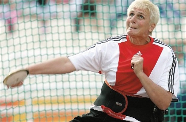 55jährige kämpft um Goldmedaillen Will’s noch einmal wissen: Rollstuhlfahrerin Marianne Buggenhagen tritt bei den Paralympics auch im Diskuswerfen an.