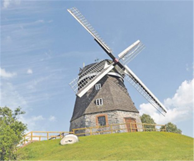 Schönheit auch abseits der Tourismus-Zentren Windmühlenstadt Woldegk: Der 4000-Einwohner-Ort liegt nicht in einem der Tourismuszentren in Mecklenburg-Vorpommern. Die Landschaft ist dennoch reizvoll. Und kulturelle Zentren sind mit dem Auto gut erreichbar.