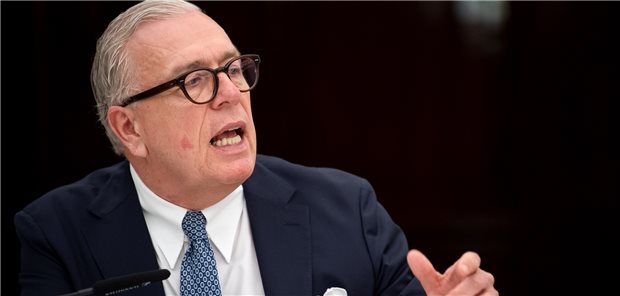 BÄK-Chef Reinhardt: Notfallgebühr nicht der Schlüssel zum Erfolg „Wir brauchen positive Anreize für Patientinnen und Patienten, sich telefonisch unter der 116117 für eine Ersteinschätzung zu melden“: BÄK-Präsident Dr. Klaus Reinhardt.