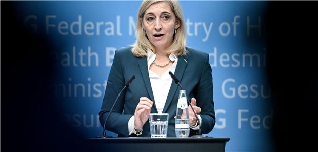 „Wir brauchen rechtssichere Regelungen“: Bundesgesundheitsministerin Nina Warken (CDU) zur Triage-Entscheidung des Bundesverfassungsgerichts.