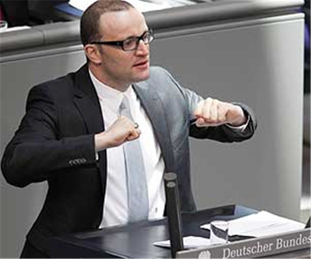 Jugendrebellion gegen Müßiggang in der Pflegepolitik "Wir dürfen die Kapitaldeckung in der Pflege nicht auf die lange Bank schieben", fordert Jens Spahn.