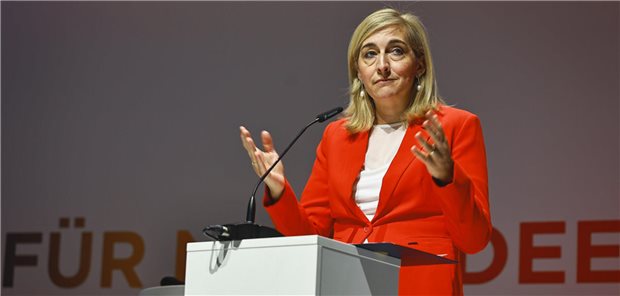 Bundesgesundheitsministerin Nina Warken spricht bei der Eröffnung des Hauptstadtkongresses 2026.