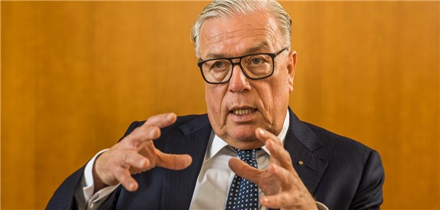 Pandemiepläne künftig regelmäßig üben! „Wir müssen jetzt die Zeit nutzen, damit wir für ein mögliches Wiederaufflackern der Corona-Infektionen und für künftige Epidemien gut gerüstet sind“, sagt BÄK-Präsident Dr. Klaus Reinhardt.