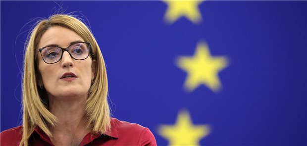 Wir schreiben Geschichte, kommentierte die Präsidentin des EU-Parlaments Roberta Metsola die Entscheidung zum Umgang mit Künstlicher Intelligenz.