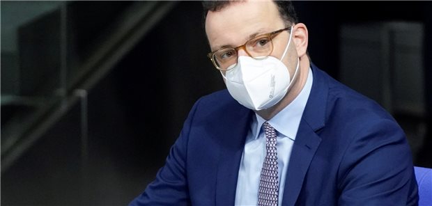 Neues Spahn-Gesetz beschlossen: Mehr Geld für Kassen – und Kinderkliniken Wir verteilen die Lasten auf verschiedenen Schultern: Bundesgesundheitsminister Spahn am Donnerstag im Bundestag, bei der Verabschiedung des Gesetzes zur Verbesserung der Gesundheitsversorgung und Pflege.