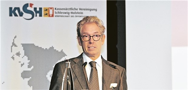 Gassen: Alternativen zur Kliniköffnung forcieren! Wirbt, bei der Gestaltung künftiger Versorgungsstrukturen dürfe es keine „Denkverbote“ geben: KBV-Chef Dr. Andreas Gassen bei der Diskussion in Kiel.