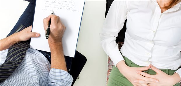 Wird ein Arzt im Unterbringungsverfahren einer Patientin auch zu deren Begutachtung bestellt, muss er sie darüber aufklären, so der BGH.
