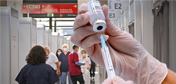 Kassen warnen vor Logistik-Krampf bei allgemeiner Corona-Impfpflicht Wird eine allgemeine Corona-Impfpflicht beschlossen, dürften hohe Erhebungs-, Prüf- und Meldepflichten auf die Krankenkassen zukommen.