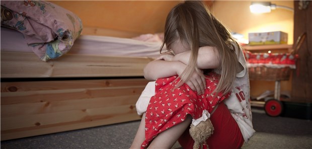 Inobhutnahme ist das schärfste Schwert des Staates Wirksame Strukturen des Kinderschutzes? Die Inobhutnahme ist das schärfste Schwert des Staates. (Symbolbild mit Fotomodell)