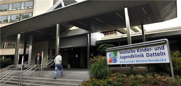 Wissenschaftler an der Vestischen Kinder- und Jugendklinik Datteln haben positive Erfahrungen mit der Förderung von Projekten durch den Innovationsfonds gemacht. Das Projekt Schmerz-Netz wurde mittlerweile zur Übernahme in die Regelversorgung empfohlen.