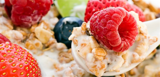 Müsli gegen Arthritis Wissenschaftler stellten fest, dass eine gesunde, ballaststoffreiche Ernährung die Darmflora so verändert, dass mehr kurzkettige Fettsäuren, vor allem Propionat, gebildet werden.