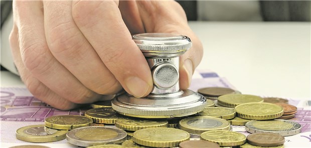 Wo soll das Geld hingehen? Alljährlich verhandeln Kassen und KVen über die Gesamtvergütung.