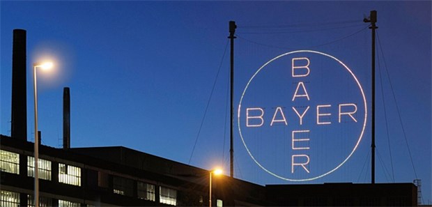 Bayer erwägt Klage gegen Preismoratorium Wofür steht das Bayer-Kreuz? Nach der Übernahme des US-Unternehmens Monsanto verschieben sich die Gewichte in Richtung Agrochemie.