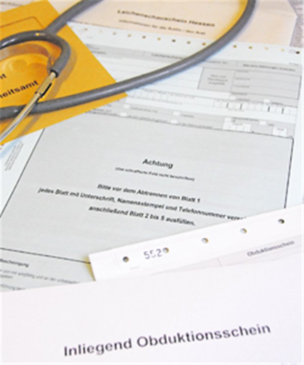 Initiative für qualifizierte Leichenschau Wohl viel zu selten: die eingehende Erforschung der Todesursache.