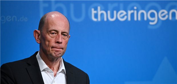Corona-Ausbruch in Neustadt am Rennsteig wird untersucht Wolfgang Tiefensee (SPD), Wirtschaftsminister von Thüringen, erhofft sich von der Studie in Neustadt einen „nachhaltigen Beitrag zur Forschungsdebatte“ um COVID-19.