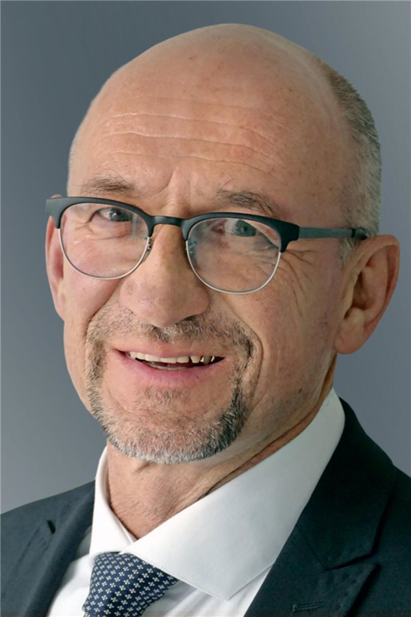 Klotzen, nicht kleckern – wie mutig ist die neue Bundesregierung? Wolfgang van den Bergh, Wissenschaftlicher Leiter des Hauptstadtforums Gesundheitspolitik auf dem Hauptstadtkongress Medizin und Gesundheit
