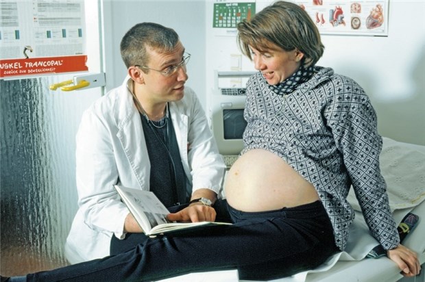 Schwangerschaft wirkt positiv auf Arthritis Wollen Rheumatikerinnen ein Kind, brauchen sie vor, während und nach der Schwangerschaft intensive Beratung.