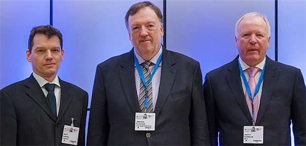Bindet Ärzte in Entscheidungsprozesse bei der Schmerzversorgung ein! Wollen eine bessere Versorgung von Schmerzpatienten (von links) : DSG-Chef Professor Martin Schmelz, DGS-Präsident Dr. Johannes Horlemann, Professor Joachim Nadstawek (BVSD).
