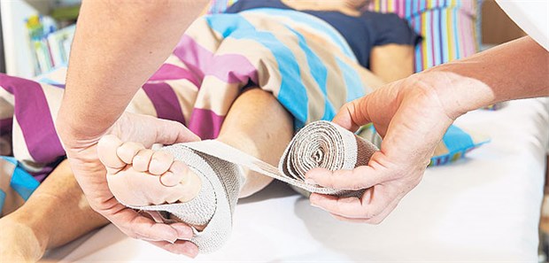 Wundmanagement mit dem Smartphone Wundversorgung ist eine häufige Aufgabe für Homecaredienstleister. Die Entwickler der App "iWundpflege" beanspruchen, mit ihrer mobilen Anwendung das Wundmanagement durch konkrete Produktvorschläge zu unterstützen.