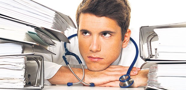 Es mangelt an zufriedenen Ärzten Wurde die Motivation in Bürokratie erstickt? Der Medizinethiker Maio fordert, Krankenhäuser müssten Ärzten mehr Freiräume verschaffen.