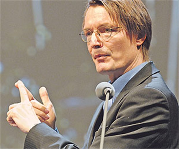 Spahn und Lauterbach: Wettstreit um Gunst der Ärzte Zählt Vorteile des Modells der Bürgerversicherung auf: Professor Karl Lauterbach.