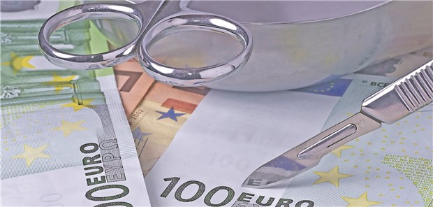 Mehr den Patienten, nicht die Erlöse im Blick halten! Zahlen zählen: Die Ökonomie scheint in vielen Kliniken die Oberhand zu haben. Eine Ärztegruppe fordert nun ein Umdenken. © hjschneider / fotolia.com