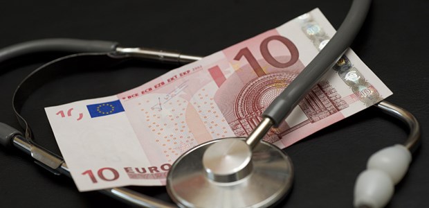 Freiheitsstrafe für unterschlagene Praxisgebühr Zehn Euro: 12.900 mal soll der ehemalige Chef der Göttinger Notdienstambulanz sie nicht auf das Vereinskonto überwiesen haben.