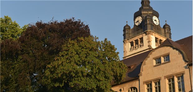 Thüringen stockt Medizin-Studienplätze auf Zehn Prozent mehr Medizin-Studienplätze sollen im Winter 21/22 an der Uni Jena bereitstehen.