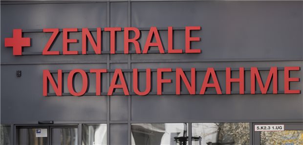 Zentrale Notaufnahme: Wie kommen Patientinnen und Patienten hier wieder raus? Die kommende G-BA-Richtlinie wird dabei einstweilen nur bedingt Antworten liefern dürfen.&#xA;