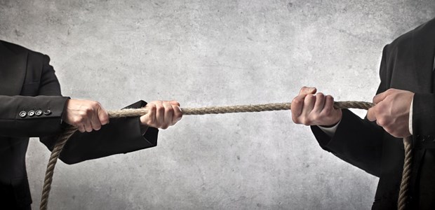 Norden contra KBV Ziehen an einem Strang - aber in verschiedene Richtungen: Nach Ansicht der KV Schleswig-Holstein geht mit dem neuen EBM die politische Absicht einher, Haus- und Fachärzte auseinanderzudividieren.