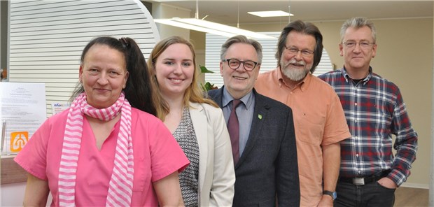 Das Silberstedt-MVZ Ziehen für das neue Gesundheitszentrum an einem Strang: Ärztin Dr. Christiane Schmitz-Boje, Laura Löffler von der Ärztegenossenschaft Nord, Bürgermeister Peter Johannsen und die Ärzte Wolfgang Schulz und Hans Christian Brall.