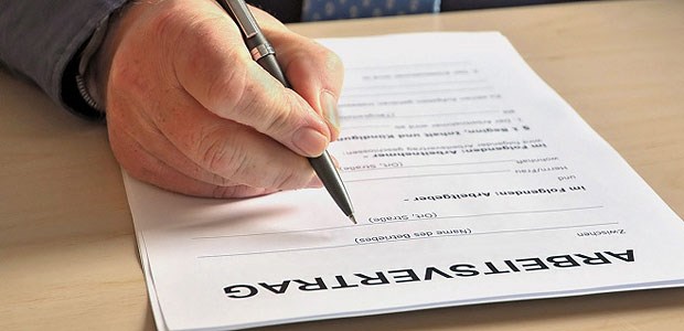 Schluss mit Zielvereinbarungen in Arzt-Verträgen! Zielvereinbarungen mit Bonuszahlungen führen zu Fehlanreizen, finden Bayerns Ärzte.