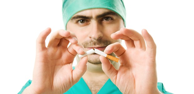 Was Raucher nach der Op erwartet Zigaretten weg! Wer im Vorfeld einer geplanten Operation aufhört zu rauchen, der senkt sein Risiko für postoperative Komplikationen.